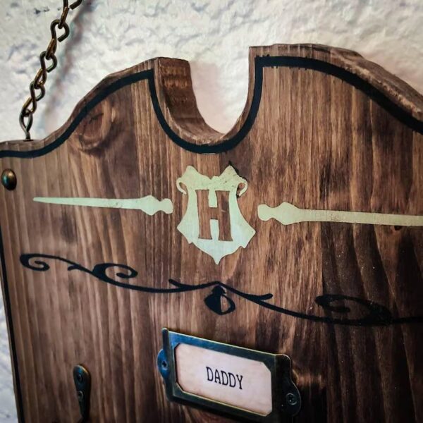 Wooden Daddy's Hogwarts key holder.